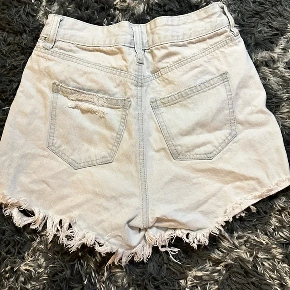 Shorts - Picture 3 of 7